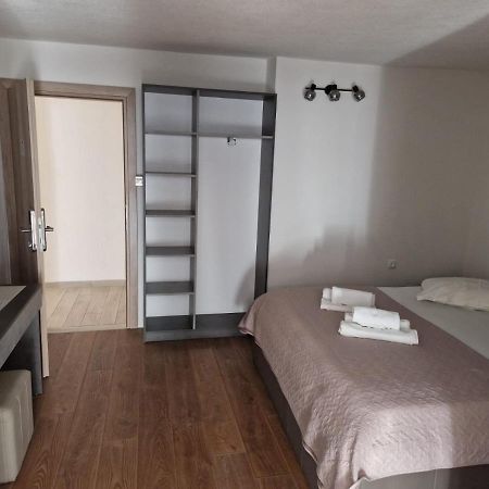 Apartments Petrovic Makarska Eksteriør bilde