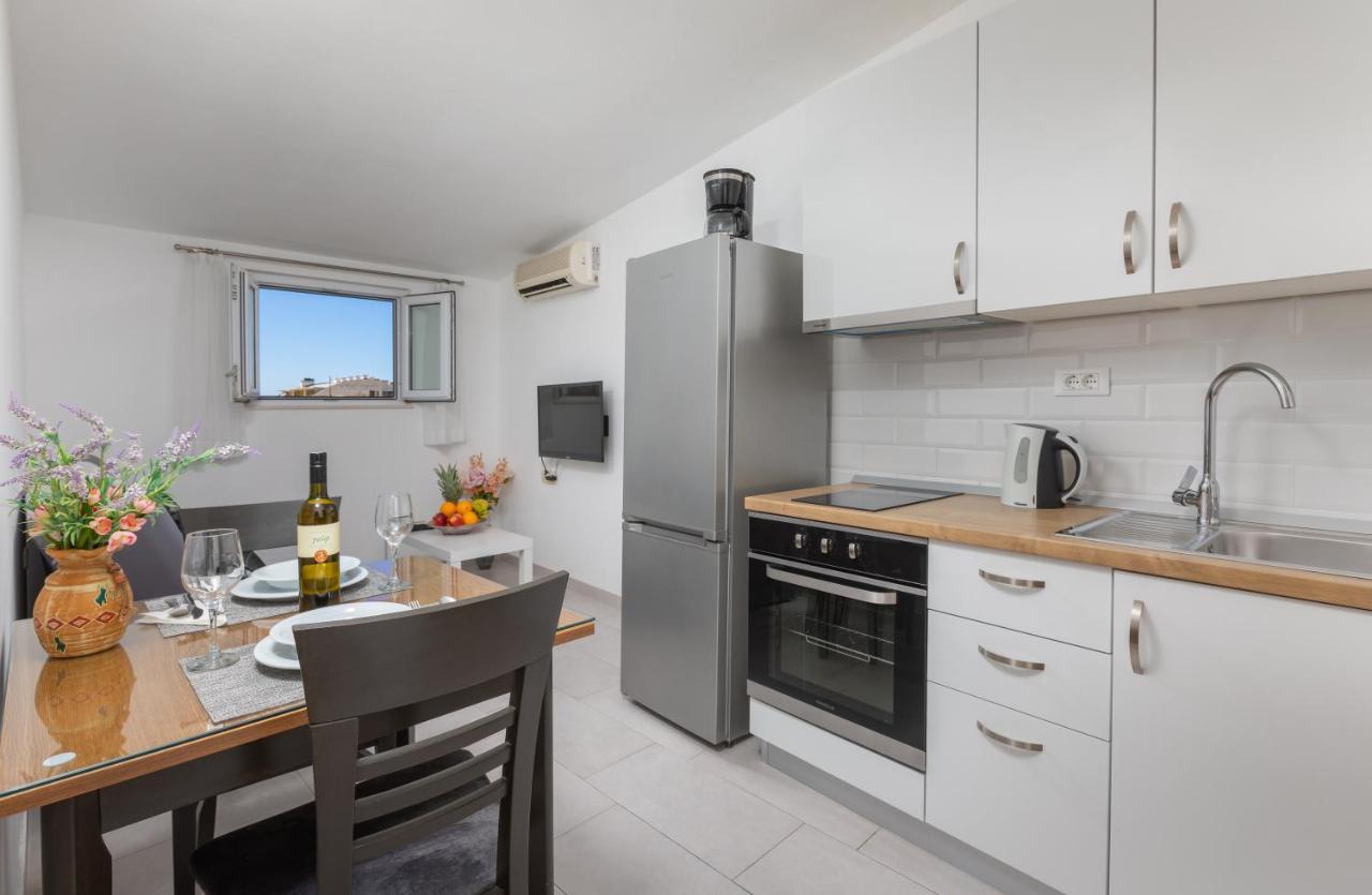 Apartments Petrovic Makarska Eksteriør bilde