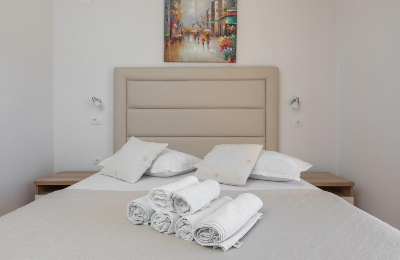 Apartments Petrovic Makarska Eksteriør bilde