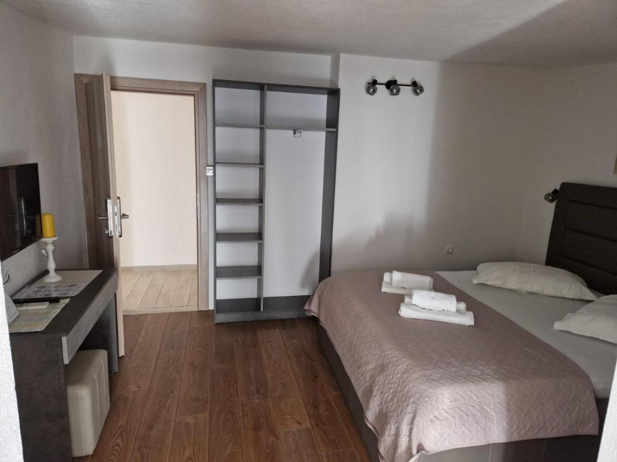 Apartments Petrovic Makarska Eksteriør bilde