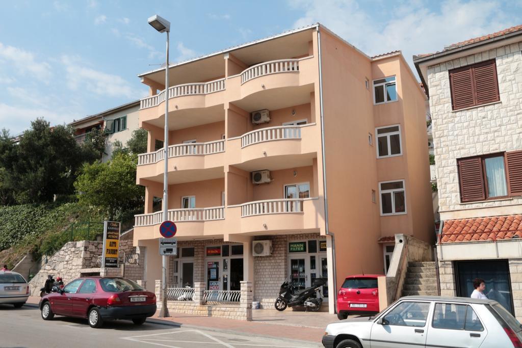Apartments Petrovic Makarska Eksteriør bilde